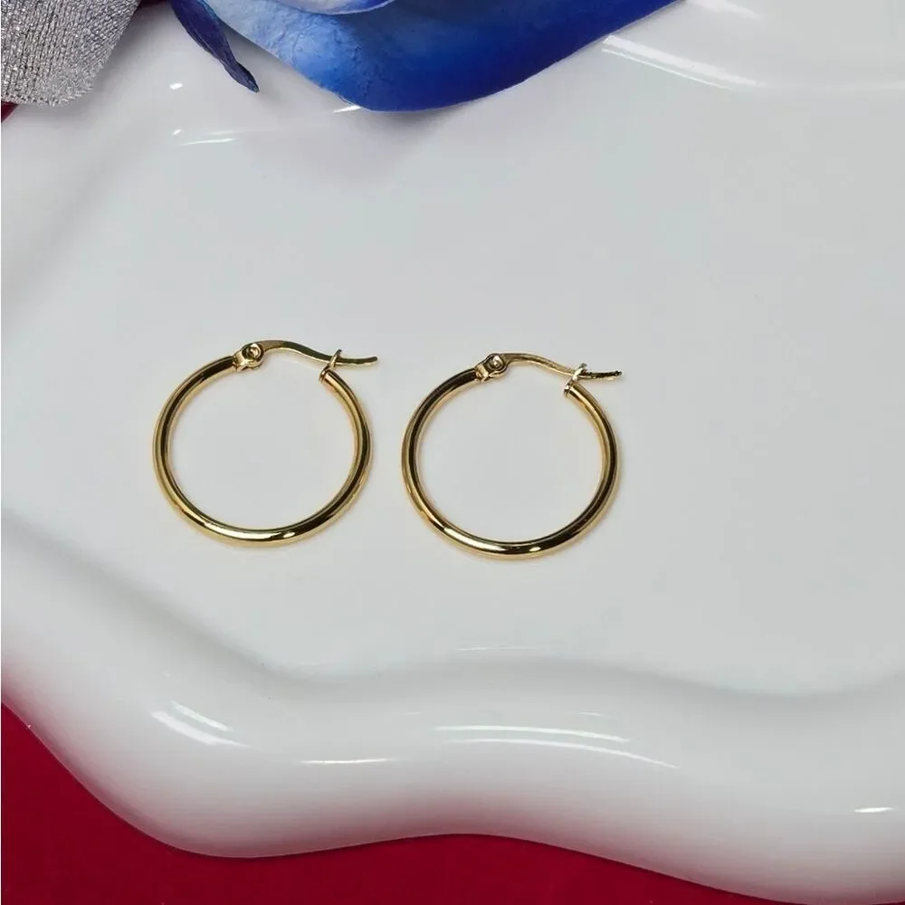 25mm Smooth Gold Hoop Earrings Stainless Steel Hinged Minimal Classic Jewelry